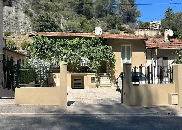 Appartement En Rez-De-Maison
